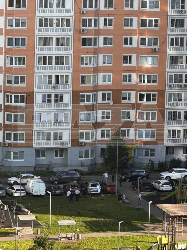 Тойота Лендкрузер взорвалась на севере Москвы