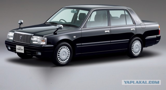 Леворульная Toyota Crown - специально для Китая.