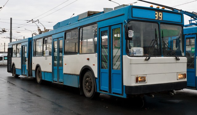 Игра на ЯПе: Угадай АВТО-9