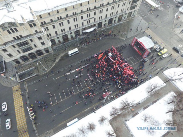 Сторонники Павла Грудинина проводят сегодня в Москве митинг «За честные выборы»