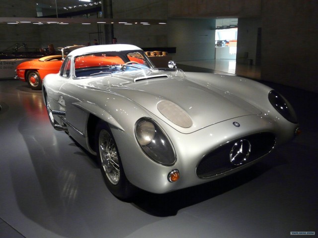 Фотоотчет. Германия. Музей Mercedes-Benz