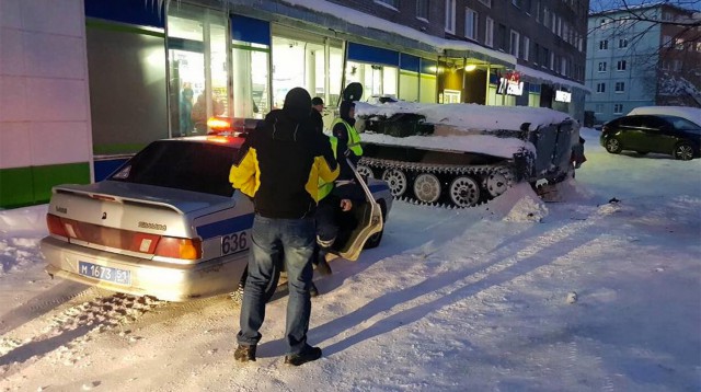 Солдат угнал бронетранспортер с военной базы Форт Пикетт чтобы покататься