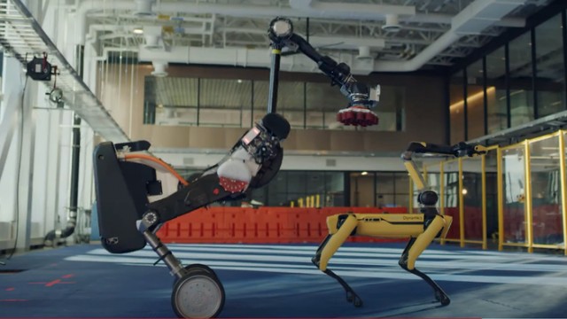 Танцы от Boston Dynamics