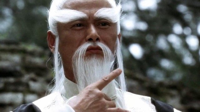 Вот и лето прошло и девушки в коротких платьях