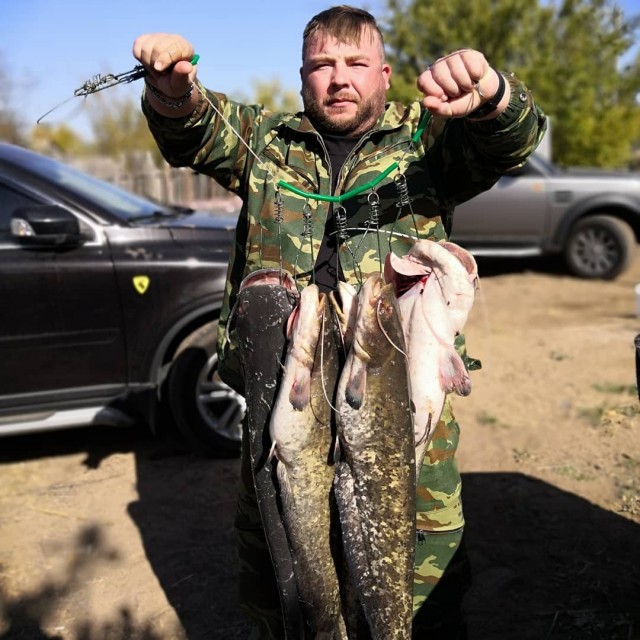 С днём рыбака!
