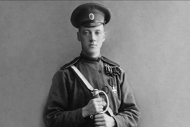 26 августа 1921 года по обвинению в участии в антисоветском заговоре был расстрелян поэт Николай Гумилев