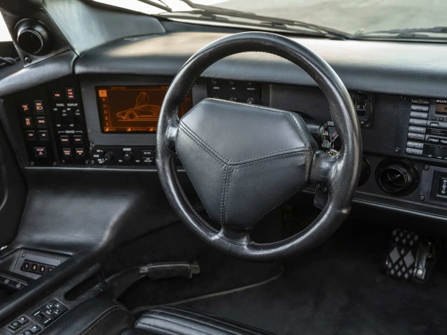 Vector W8 и другие. Редких суперкаров фотопост.