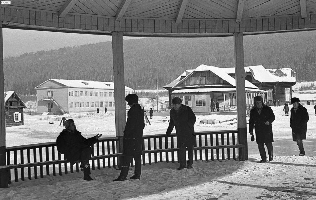 Посёлок Осетрово и Посёлок Усть-Кут в прошлом тысячелетиии