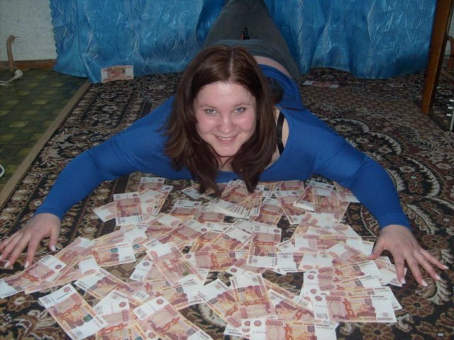 Девушка, фотоаппарат, фантастическая поза