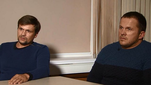 Кто-то в Киеве лазерным шоу поздравил Владимира Путина с Днём Рождения.