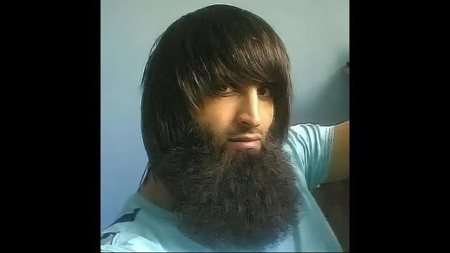 Такер Карлсон даже не смог закончить колледж... Возможно, ему стоит посетить хорошего психиатра!