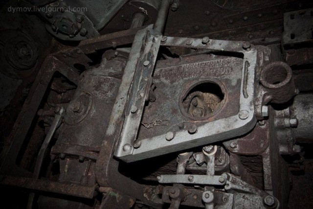 Реставрация танков Mark V в Луганске (20 фото)