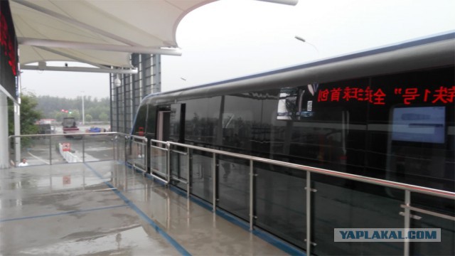 Создатели китайского портального автобуса TEB бросили его на окраине Шанхая и не выходят на связь