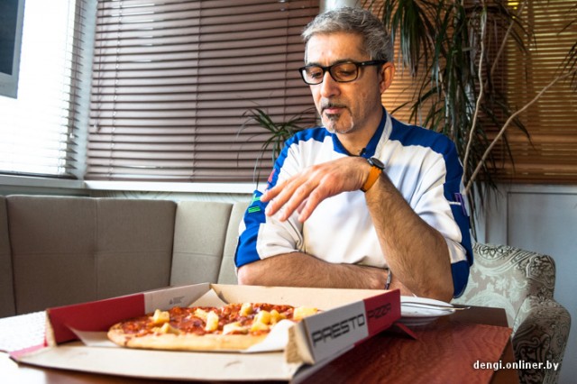 Итальянский повар пробует белорусские пиццы