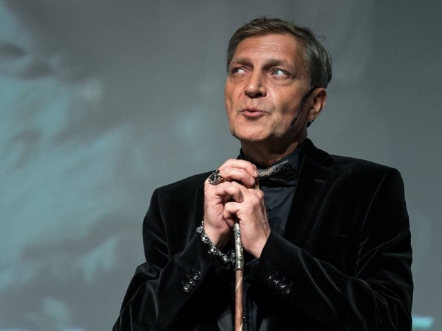 Прокурор просит Басманный суд приговорить Александра Невзорова (иноагент) к 9 годам колонии общего режима по делу о распространении фейков про Вооруженные силы РФ.