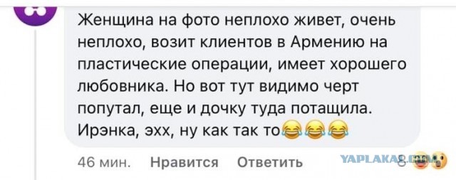 Посетители ТЦ в Риге разграбили ёлку из чипсов Pringles