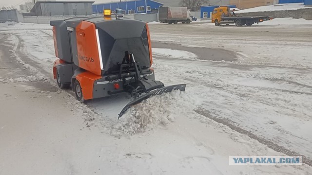 Роботы-уборщики работают в парках