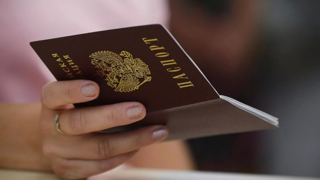 Полезный закон или удобная лазейка для мигрантов? Теперь иностранцы смогут подать заявление о признании их нужными России