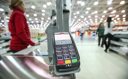 Крупнейший поставщик терминалов для приема карт планирует уход из России