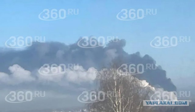 Жители Ухты сообщили о серии взрывов и задымлении