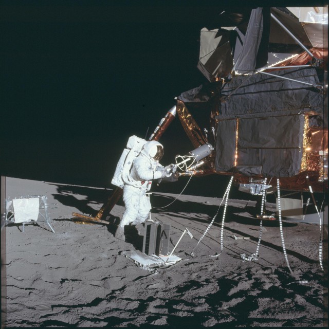 Опубликовано свыше 8 тыс. фотографий c Луны