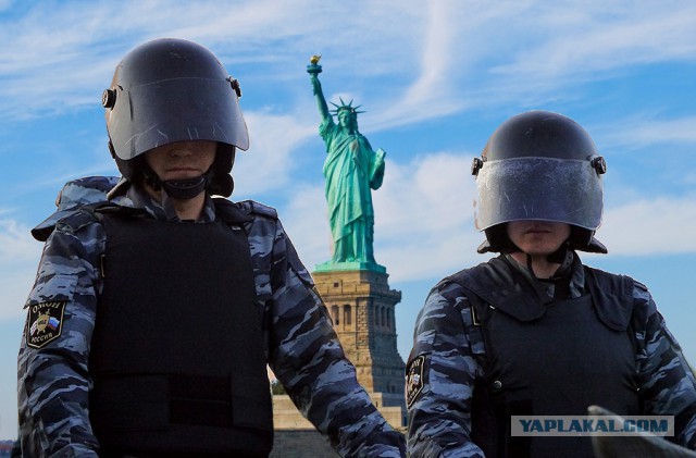 Тысячи человек приняли участие в акциях протеста против Трампа в США