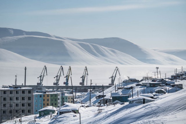 Северный поселок Эгвекинот на Чукотке