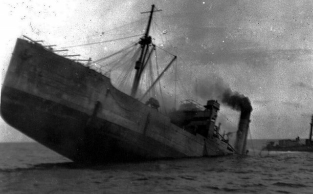 «Ночь длинных ножей» – побоище в Атлантике осенью 1940 года, как немецкая подводная "волчья стая" могла загрызть 32 судна.