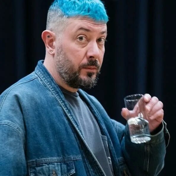 Артемий Лебедев призвал две категории людей не получать высшее образование