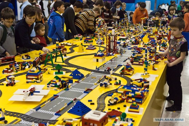 Детский сад № 9 - Участие в городском конкурсе по LEGO-конструированию "В мире д
