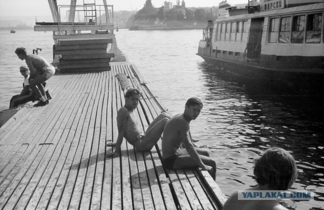 Надежда на Теорию Шести Рукопожатий или история потеряного фотоаппарата.....