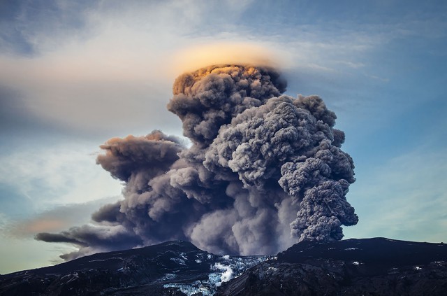 Зрелищные извержения вулканов последних лет