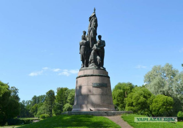 75 лет назад в Краснодоне немецкие оккупанты казнили партизан из подпольной организации "Молодая гвардия"