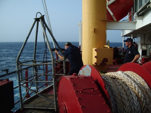 Женщины выполняют черную работу на авианосцах ВМС США