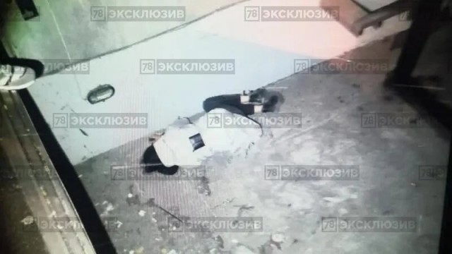 Девушка целую ночь провела в шахте лифта в питерском ТЦ, дожидаясь помощи