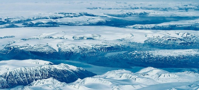 Долгая история попыток Америки заполучить Гренландию