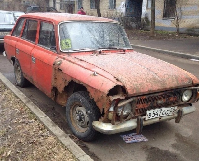 Девушка зарабатывает по 100 тысяч рублей в месяц, сдавая вишневую девятку в аренду