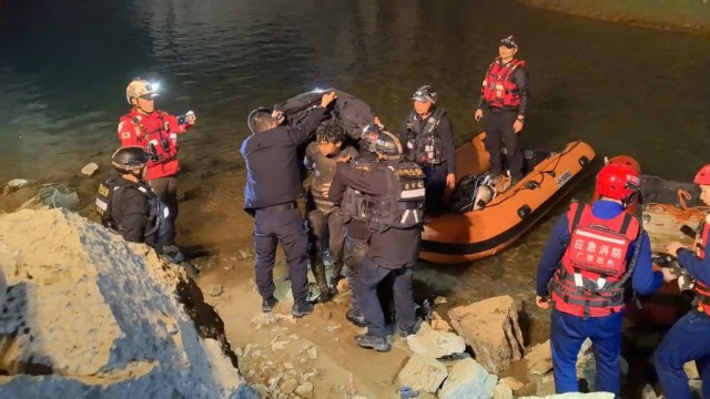 Потерявшийся китайский дайвер прожил 5 дней под водой и питался пещерной рыбой, пока его не спасли