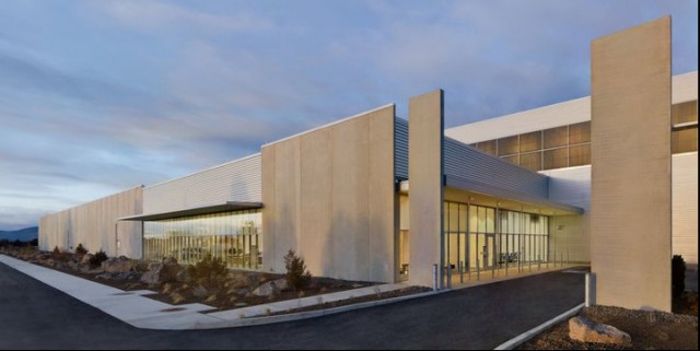 Где хранятся данные Facebook?