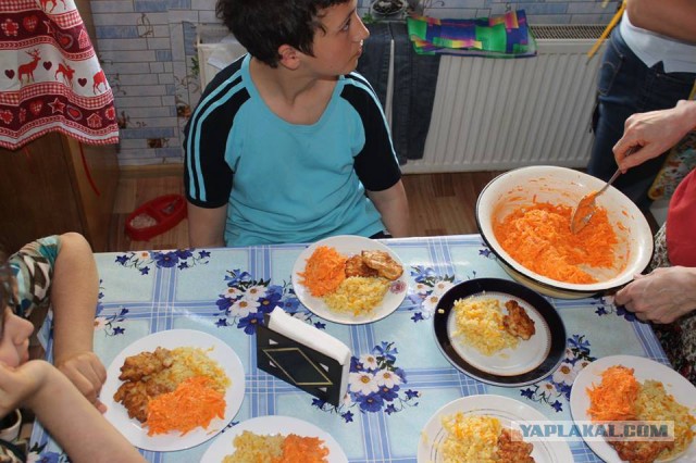 Люди помогли