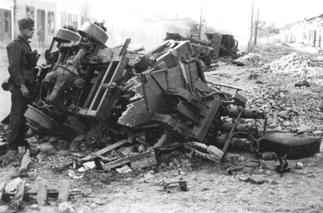 Нас извлекут из под обломков... 1941