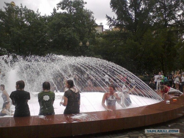 Водные процедуры у Кремля.