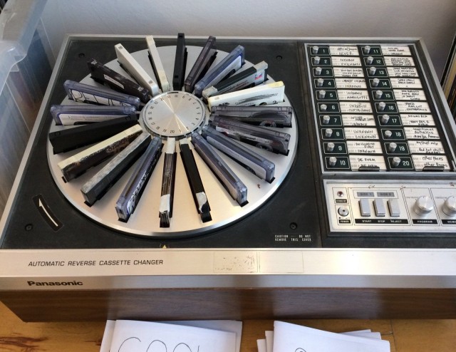 Philips  Cassette Changer. Оригинальное решение