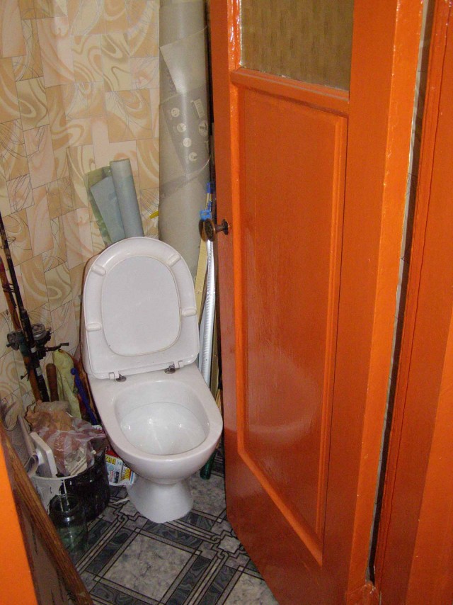 И такое случается (2 фото унитаза)