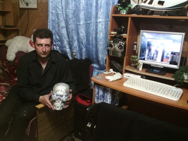 «Я хочу встретиться с тобой лицом к лицу». Житель Прикамья создал настоящего Терминатора, и теперь он жаждет встречи с Арнольдом