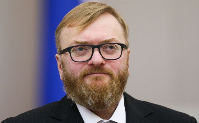 Милонов раскритиковал танцы на шесте
