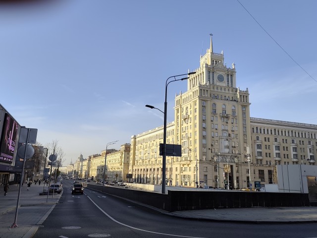Шляюсь по Москве (хорошая погода).