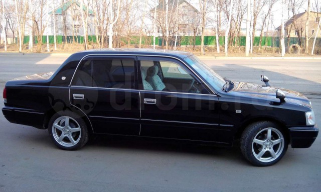 За стеной: необычная находка Toyota Mark II 1984