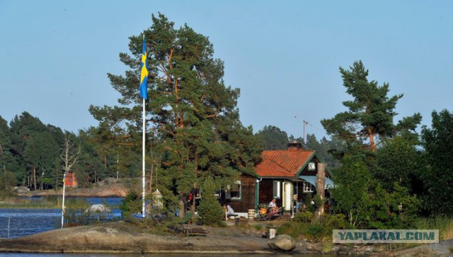 Власти призвали шведов отдать свои дома беженцам