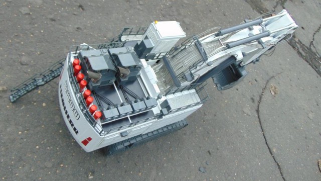 LIEBHERR R9800 Радиоуправляемая дилерская модель экскаватора в 50 масштабе